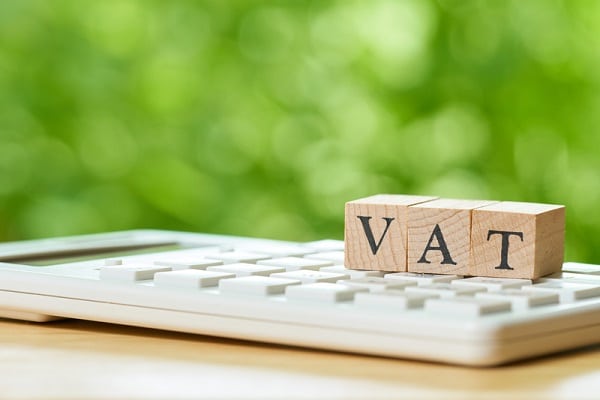 Pay Annual income VAT for the year on calculator
